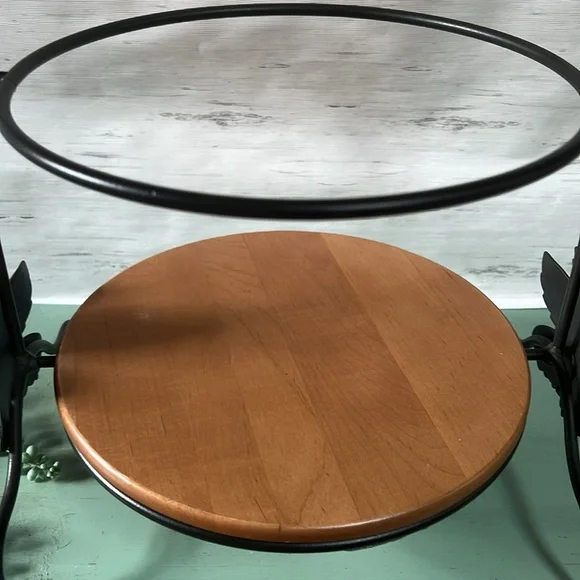 Longaberger Wrought Iron 2 Pie Display Woodcraft
Shelf Insert - Picture 5 of 8